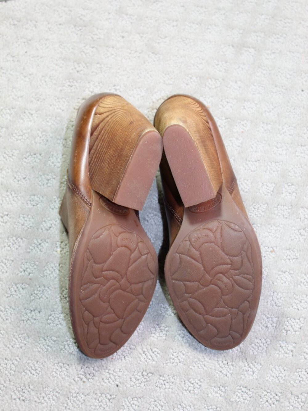Kork Ease Size 6.5 Brown Leather Round Toe Low Bootie Wood Block Heel - Picture 6 of 6